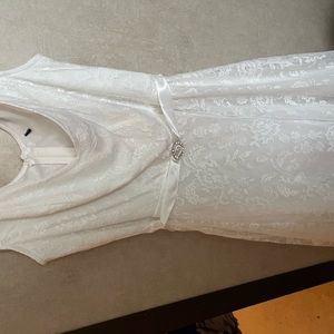 Size s or m never worn need this gone, I am going to college. Will negotiate.